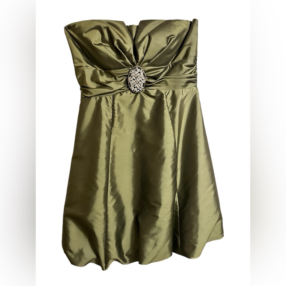 Size 10 Betsy & Adam by Linda Bernell Cocktail Dress - Perfect for Homecoming!